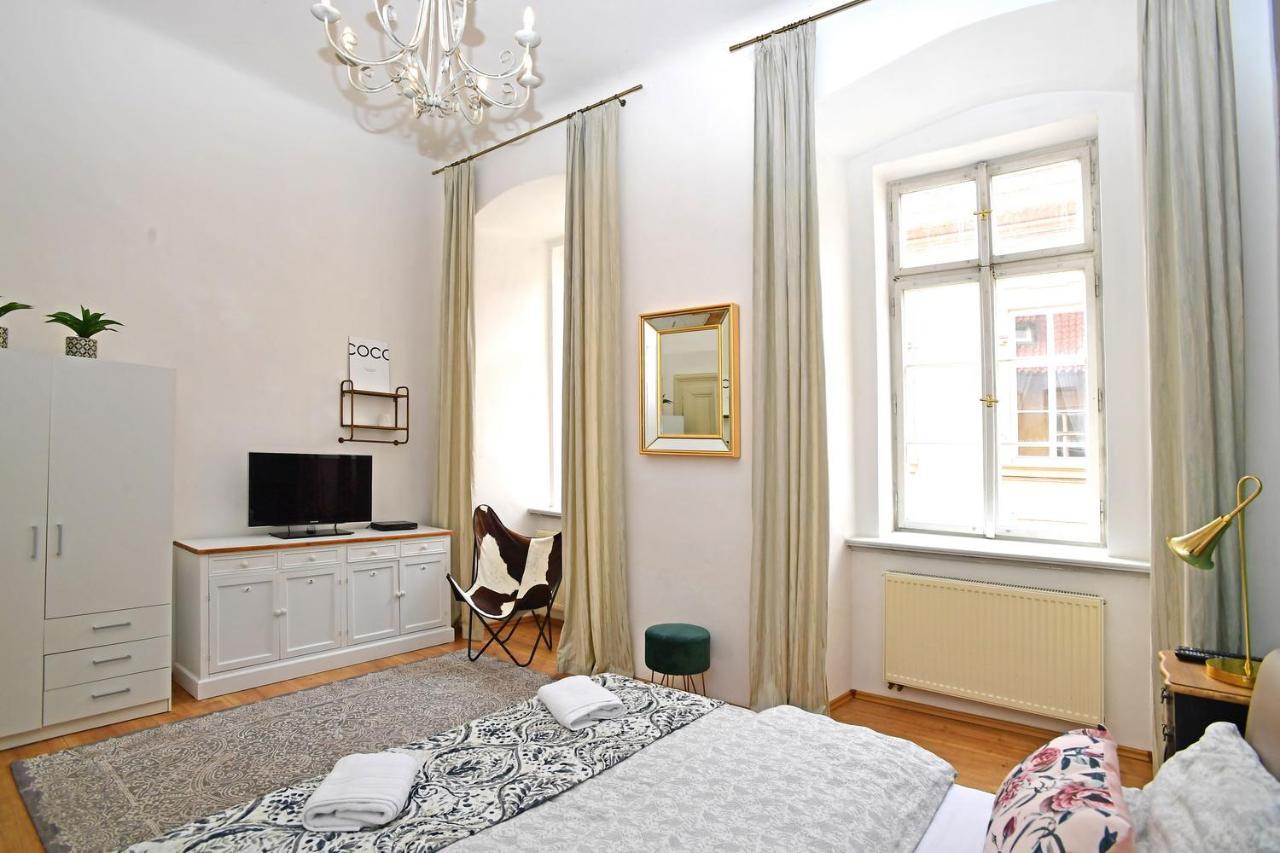 Lovely Little Cosy Apt In Prague Extérieur photo