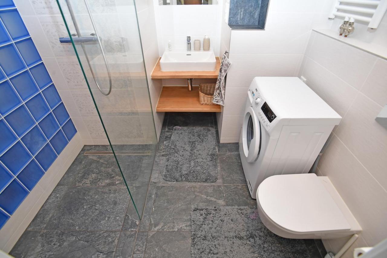 Lovely Little Cosy Apt In Prague Extérieur photo